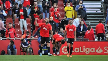 Jugadores del Mallorca celebran un gol contra el Alavés en LaLiga Santander.