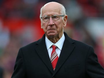 Como entrenador pas¨® por el Preston North End, en su primera temporada descendi¨®, luego dirigi¨® al Wigan y al Manchester United.