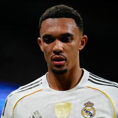 El paso y medio atrás de Alexander-Arnold: ¡Hasta las apuestas se retractan!