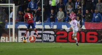 Charles marcó el 1-0.