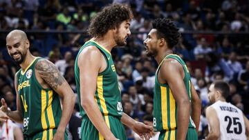 Anderson Varejao y Leandro Barbosa, durante el Brasil - Nueva Zelanda.