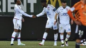 El Lyon ya es tercero tras remontar gracias a Lacazette