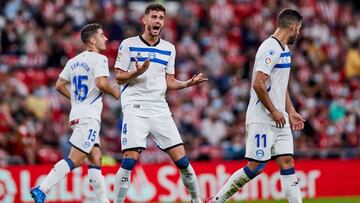 Aprobados y suspensos del Alavés: sometidos y sin reacción