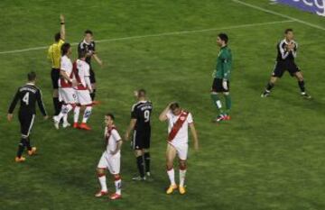 El arbitro Melero López mostró la cartulina amarilla a Cristiano Ronaldo.