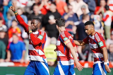 Con el Sporting arreciando, Hongla decidió probar suerte con un disparo cruzado, desde el pico de la frontal y le salió el disparo perfecto para batir a Rubén Yáñez. 