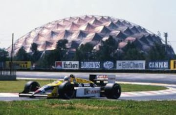 Foto de accion durante el Gran Premio de Mexico 1990 Formula 1, en la foto: Nigel Mansell (ENG)