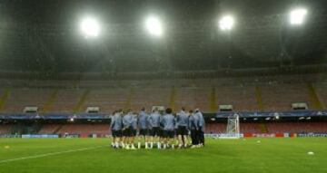 El Real Madrid entrena bajo la lluvia de Nápoles