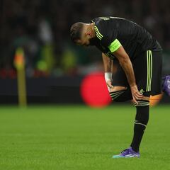 Alarm bells at Real Madrid as Benzema limps out of Celtic game