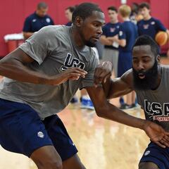 Durant: "Sólo los jugadores valoramos a Harden, nadie más"
