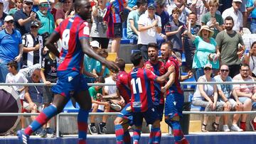 El Levante consigui&oacute; la remontada ante el Ibiza en los penaltis y asciende a Segunda B.