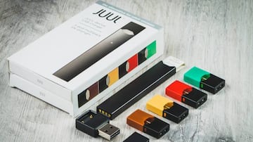 C&aacute;psulas con el l&iacute;quido, peque&ntilde;o tama&ntilde;o y recargable por USB. As&iacute; es JUUL