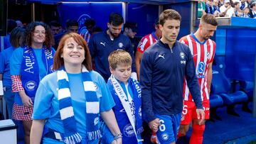 Los jugadores, con sus madres.