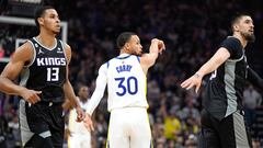 SACRAMENTO, CALIFORNIA - APRIL 07: Stephen Curry #30 of the Golden State Warriors reacts after shooting a three-point shot against the Sacramento Kings during the first quarter at Golden 1 Center on April 07, 2023 in Sacramento, California. NOTE TO USER: User expressly acknowledges and agrees that, by downloading and or using this photograph, User is consenting to the terms and conditions of the Getty Images License Agreement.   Thearon W. Henderson/Getty Images/AFP (Photo by Thearon W. Henderson / GETTY IMAGES NORTH AMERICA / Getty Images via AFP)