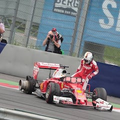 Vettel revienta el neumático en plena recta a más de 290 km/h