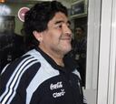 Nelson Acosta cree que Maradona "no siente la vocación de técnico"
