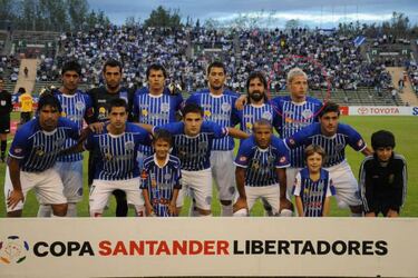 ¿Por qué Israel Damonte nunca mira en las fotos de equipo?