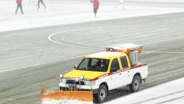 <b>ESTADIO DEL YOUNG BOYS, DE CÉSPED ARTIFICIAL Y CON QUITANIEVES. </b>Odense-Getafe. Campo donde se entrenó el Geta el día antes. Rapid de Viena-Oporto. ech-Juventus. perarios (ver vaho) en el Zenit-Anderlecht.