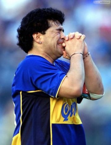 El 30 de octubre de 1997, anuncia su retiro del fútbol. El partido de despedida se jugó el 10 de noviembre del 2001, en un partido que juntó a los amigos del '10', y que se jugó en La Bombonera. Tras el encuentro, un emocionado Maradona brindó un discurso, aceptando errores, en el que pronunció una de sus recordadas frases: «yo me equivoqué y pagué, pero la pelota no se mancha».