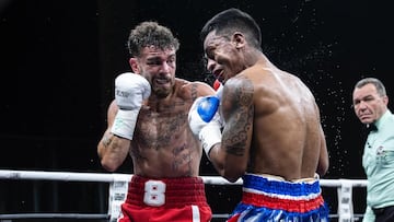 Jon Fern¨¢ndez y Ricardo N¨²?ez durante el combate.