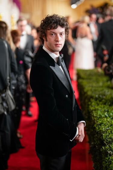 Dominic Sessa, de Los que se quedan, a su llegada a la Gala de los Oscar.