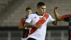 Juan Fernando Quintero durante un partido con River Plate ante Palestino por Copa Libertadores.