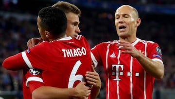 El Bayern gana ante un rival que jugó con 10 durante 80 minutos