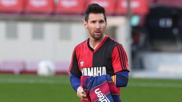 Messi juega como Di Stéfano y rinde homenaje a Maradona