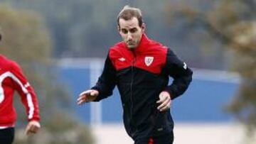 <b>SIN MINUTOS. </b>Ion Vélez quiere jugar y estudia recalar en el Recre.