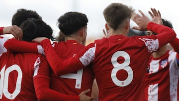 Los jugadores del Atl&eacute;tico celebran un gol en la Youth League.