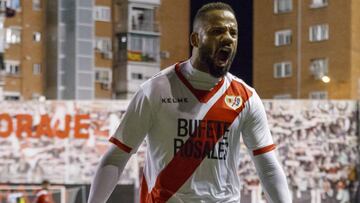 Beb&eacute;, del Rayo Vallecano, celebra su primer gol de esta temporada contra el Sevilla Atl&eacute;tico.