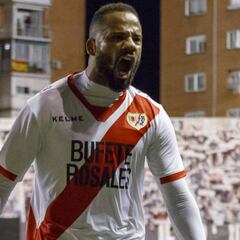 La baja de Unai López le vuelve a abrir un sitio en el once a Bebé