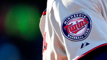 Durante la serie contra los Angels en Los Ángeles tres miembros de Minnesota arrojaron positivo por COVID-19, lo que los dejó sin actividad tres días.