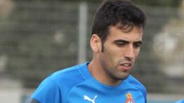 Fuentes entrenando con el Espanyol