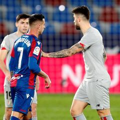 Se prolonga el suspense en el caso de Iñigo Martínez