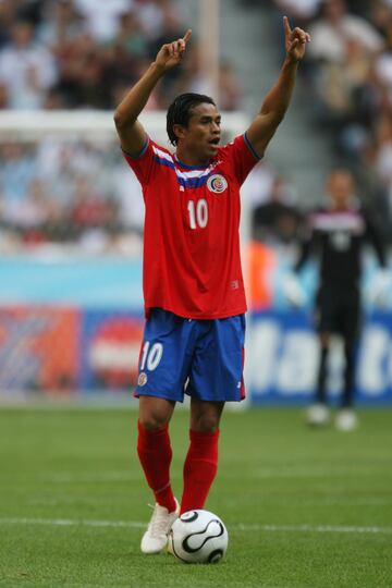El ya retirado jugador es el sexto m¨¢ximo anotador de la selecci¨®n costarricense con 17 goles en 104 partidos.