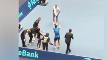 Djokovic y Nadal hacen un bailecito con los recogepelotas
