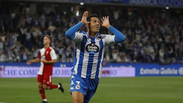 Miku, celebrando un gol en su etapa en el Deportivo.