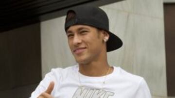 "Convivir y jugar con Iniesta, Xavi y Messi es algo de otro mundo"