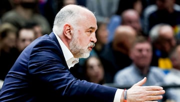 Berlin (Germany), 13/03/2025.- Baskonia's head coach Pablo Laso gestures during the Basketball EuroLeague match between Alba Berlin and Saski Baskonia in Berlin, Germany, 13 March 2025. (Baloncesto, Euroliga, Alemania) EFE/EPA/FILIP SINGER
