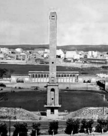 Otro elemento singular en la Torre Marathon  presente en Riazor desde 1944