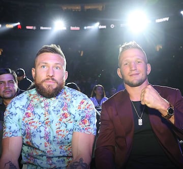 Una gran lista de deportistas y famosos se hicieron presentes en la pelea del año celebrada en la T-Mobile Arena de Las Vegas, entre ellos Will Smith y Lebron James.