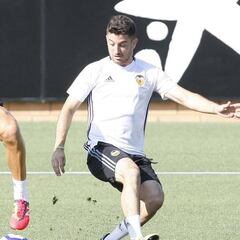 El Zaragoza le pide al Valencia la cesión del extremo Nando