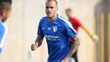 Sandro durante el entrenamiento del M&aacute;laga