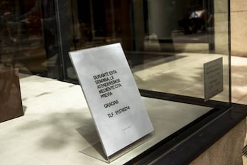 Un cartel de Zara indica que solamente atendern a clientes mediante cita previa.