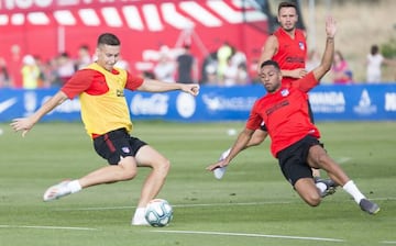 Saponjic en su primer entrenamiento con el Atlético.