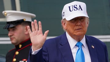 U.S. President Donald Trump waves after disembarking Marine One at Joint Base Andrews, Maryland, U.S., June 6, 2025. REUTERS/Nathan Howard