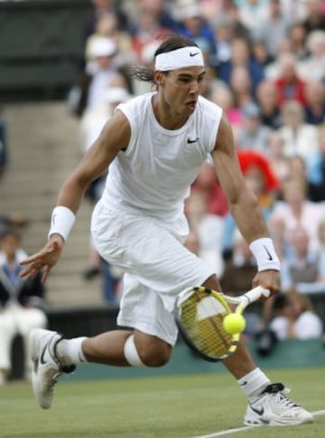 El 6 de julio de 2008 se enfrentaron por sexta vez en un Grand Slam, en está ocasión venció Nadal por 6-4, 6-4, 6-7 (5), 6-7 (8-10) y 9-7 en un partido que duró 4 horas y 46 minutos de juego, pero que realmente mantuvo a los jugadores en la cancha durante casi siete horas por los retrasos que provocó la lluvia