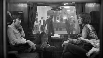 En el mundo de la música hay una rivalidad que se ha mantenido desde la década de 1960: The Rolling Stones vs. The Beatles. ¿Cómo se originó? Aquí te contamos.