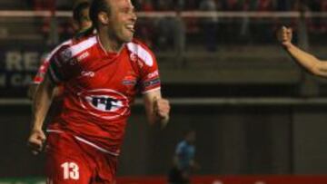 Riquero celebró en dos ocasiones y le dio el triunfo a su escuadra.