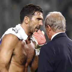 Buffon: "Si España da 100 pases aplaudimos, pero si los da Italia…"